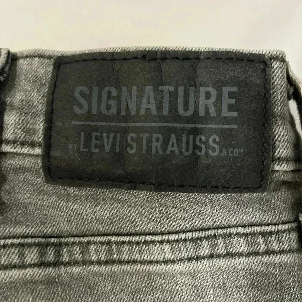 Levi’s Signature Black Label 38x30 Slim Straight Leg Gray Jeans